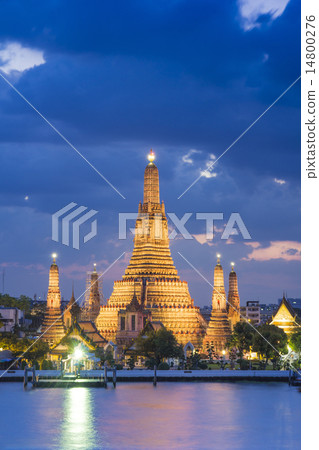 Wat Arun temple , bangkok ,thailand Wat Arun temple , bangkok ,thailand 14800276