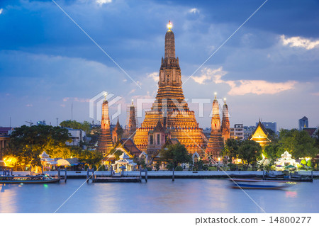 Wat Arun temple , bangkok ,thailand Wat Arun temple , bangkok ,thailand 14800277