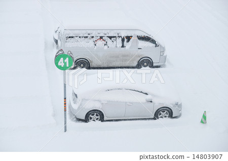 Cars under the snow Cars under the snow 14803907