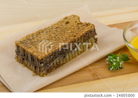 Honey with comb 14805800