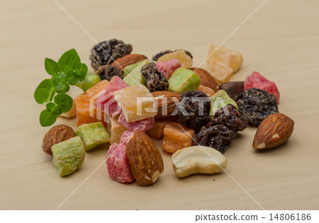 Nuts and dry fruits mix 14806186