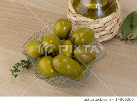 Green olives 14806206