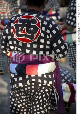 拉動一個水上飛機，晚上節日接近 14815252