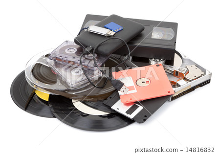 Different data storage devices Different data storage devices 14816832