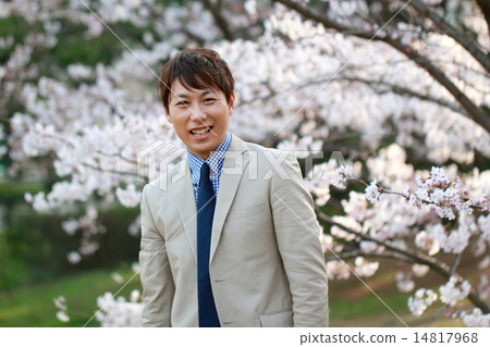 一個男性(Vizcassi商務休閒工作櫻花春天新生活公司員工新學期吉野櫻花) 一個男性(Vizcassi商務休閒工作櫻花春天新生活公司員工新學期吉野櫻花) 14817968