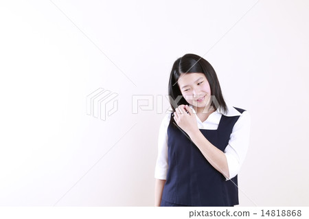 Junior high school girls suffering Junior high school girls suffering 14818868