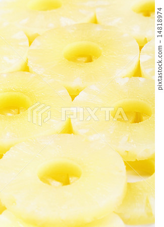 Sliced pineapple background 14818974