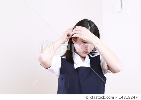 Junior high school girls who combine hair Junior high school girls who combine hair 14819247