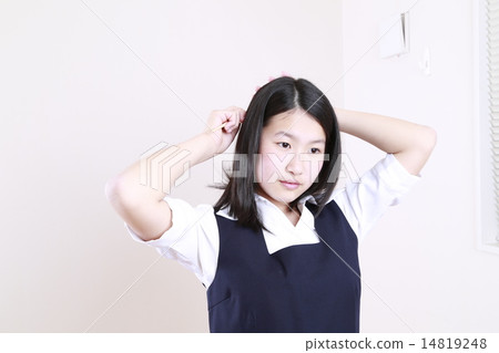 Junior high school girls who combine hair Junior high school girls who combine hair 14819248