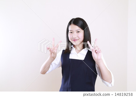女孩初中生要和平 女孩初中生要和平 14819258