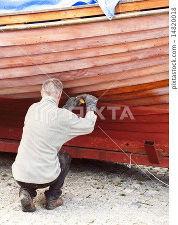 boat repair 14820018