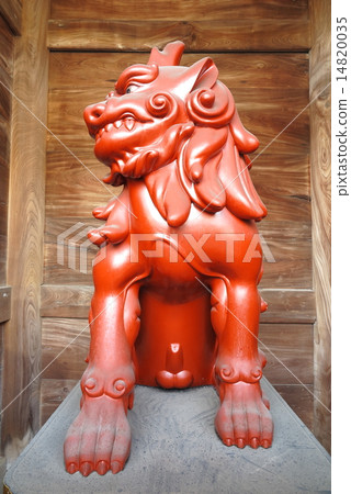 Nakayo-ji寺廟門監護人狗 14820035