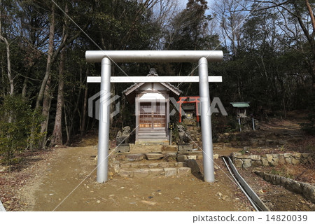 Nakayamadera Okunoin 14820039