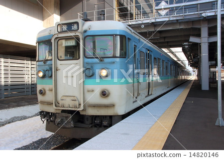 Shin-Etsu Mountain Line 115 series of Joetsu Myoko Station 14820146