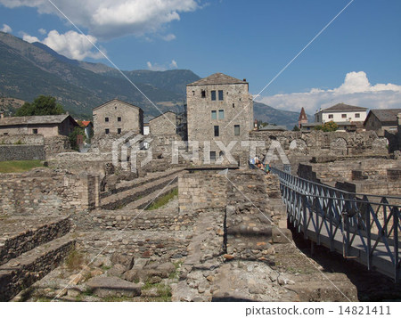 Roman Theatre Aosta 14821411