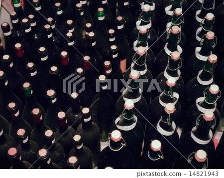 Wine bottles 14821943