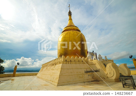 golden stupa of Bu Paya Pagoda 14823667