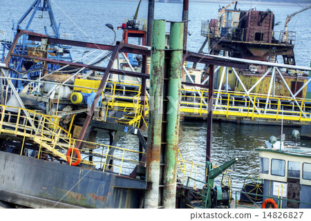 Ships moored at a shipyard 14826827