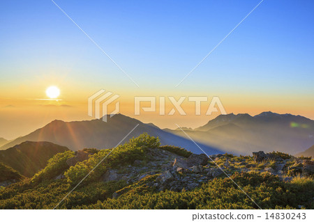 The magical light from the Senjogatake mountain in the Southern Alps 14830243