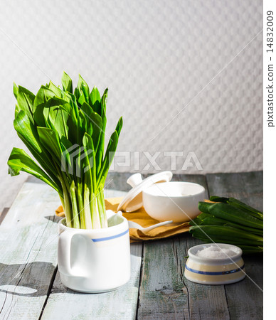 Ramson with sour cream and salt to the light board Ramson with sour cream and salt to the light board 14832009