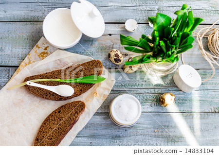 Ramson with rye bread and sour cream with salt Ramson with rye bread and sour cream with salt 14833104