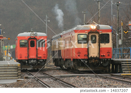 Oi Line, Nippon Steel Color Kiha 52 January 27, 2007 14837207