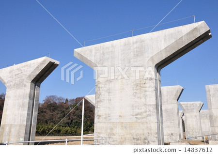 高速公路碼頭建設中 高速公路碼頭建設中 14837612