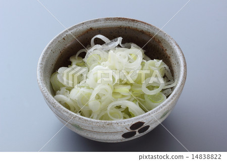 Short trim of onion Short trim of onion 14838822