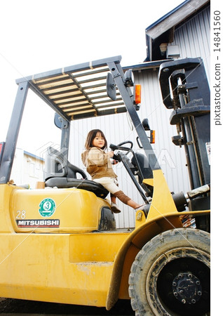 叉車和女孩 叉車和女孩 14841560