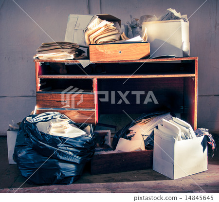 Messy workplace 14845645