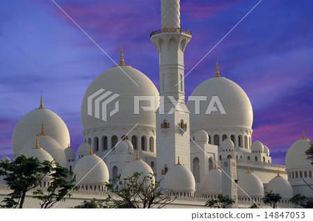 Abu Dhabi Sheikh Zayed White Mosque in UAE 14847053