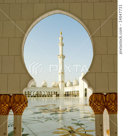 Abu Dhabi Sheikh Zayed White Mosque in UAE 14847731
