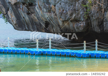 Berth Sea Way Beach 14850242