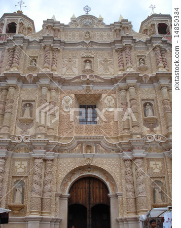 Santo Domingo Church in San Cristobal de las Casas Santo Domingo Church in San Cristobal de las Casas 14850384