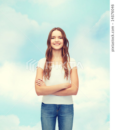 smiling teenager in blank white t-shirt 14876046