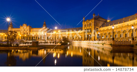 View of Plaza de Espana in night View of Plaza de Espana in night 14878734