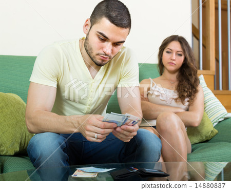 Young family having money problems 14880887