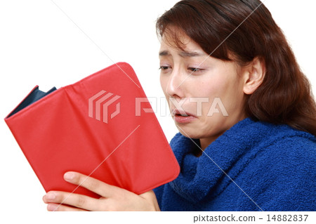 A woman panting 14882837