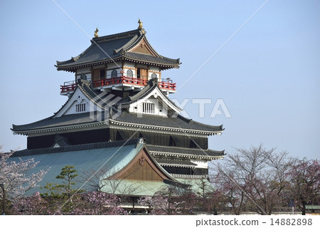 Qingzhu castle in spring 14882898