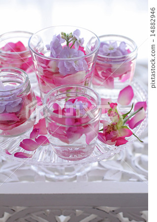 Pink Rose petal arrangement 14882946
