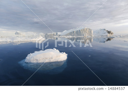 Nature and landscapes of Greenland. Unique climati 14884537