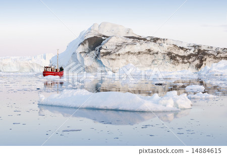 Nature and landscapes of Greenland. Unique climati 14884615