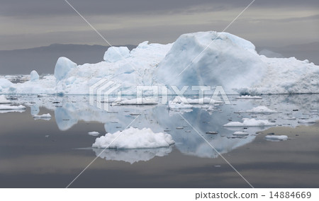 Nature and landscapes of Greenland. Unique climati 14884669