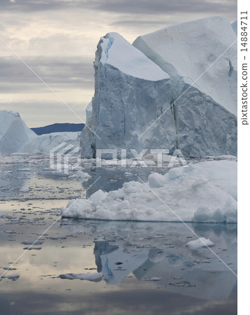 Nature and landscapes of Greenland. Unique climati 14884711