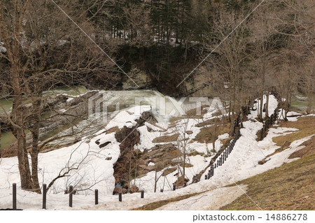 Three-stage waterfall of snow melting · Ashibetsu-shi Three-stage waterfall of snow melting · Ashibetsu-shi 14886278