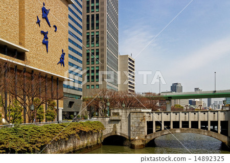 Looking east from Higobashi Bridge 14892325