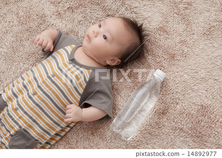 infant, 2 months after birth, baby 14892977