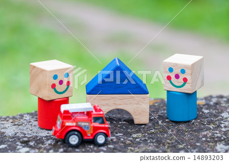 Block toy and mini car bus 14893203