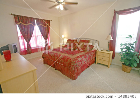 King Master Bedroom 14893405