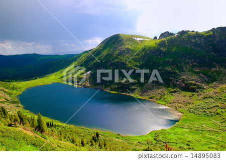 Mountain lake 14895083